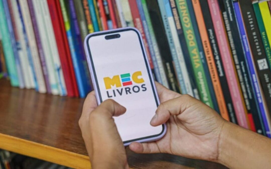 MEC Livros organiza acervo com best-sellers e 26 categorias